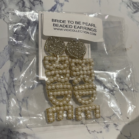 NEW 💥Bridal Gift💥 Pearl Crystal Rhinestone Bride to Be Drop Statement Earrings - Picture 4 of 4